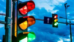 Trafikteki 3 Renklı Trafik Lambasını Unutun! Yeni Düzenleme İle 4 Renkli Trafik Lambası Geliyor! - Habere Gelin
